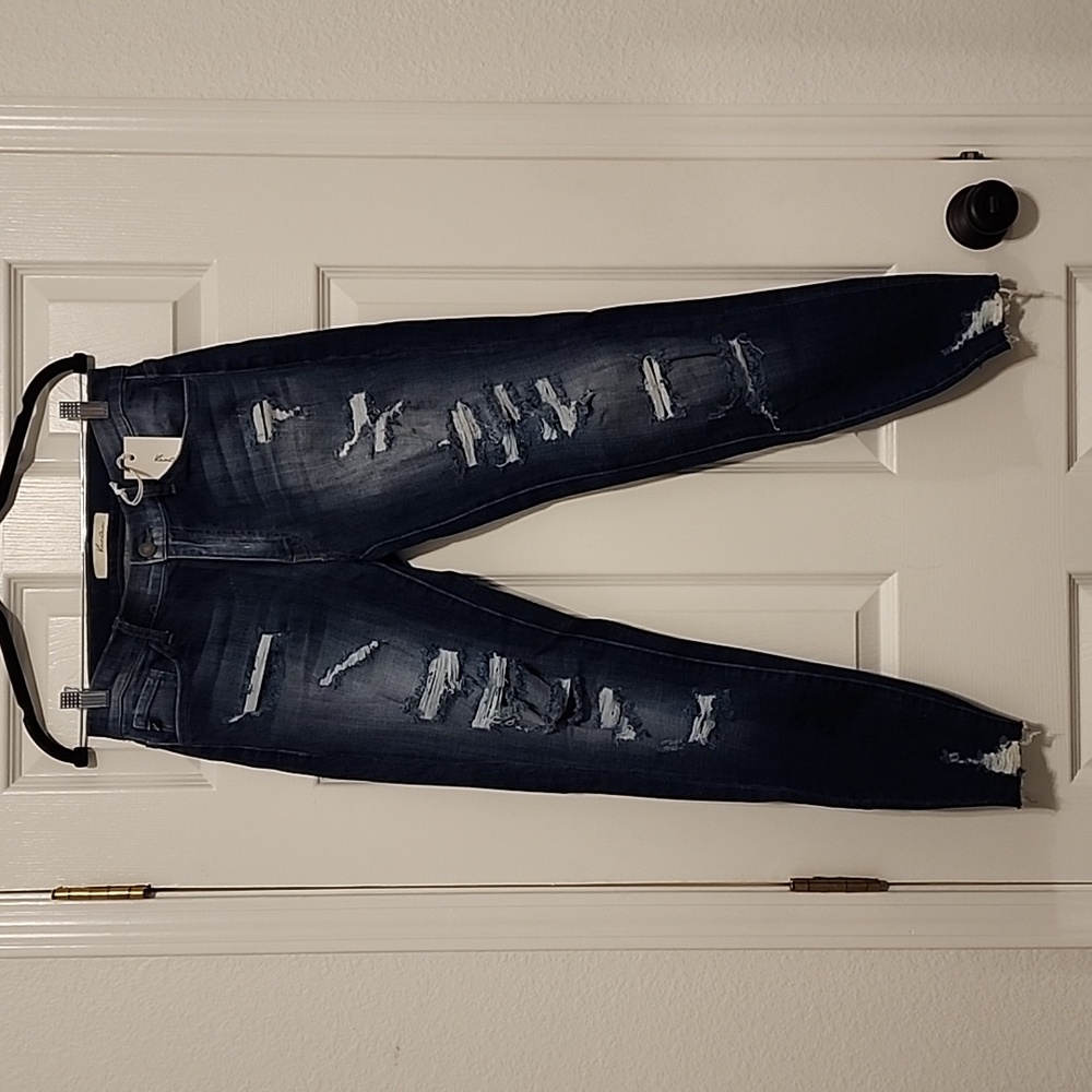 KanCan Distressed Ankle Skinny size 29 NWT